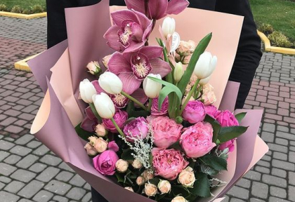 8/3 tặng hoa gì cho mẹ, vợ, người yêu, cô giáo vừa đẹp vừa ý nghĩa?